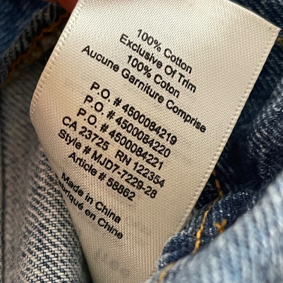 Aritzia Wilfred Free Ahrens Blue Demin Jean Button
Front Mini Skirt, Size 2 - Picture 11 of 14